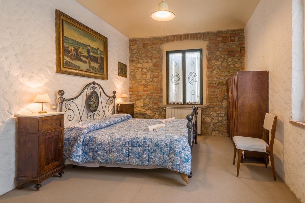 Agriturismo Santa Croce San Gimignano Chambre photo